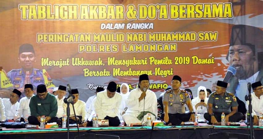 Hadirkan Gus Muwafiq, Polres Lamongan Gelar Tabligh Akbar dan Doa Bersama