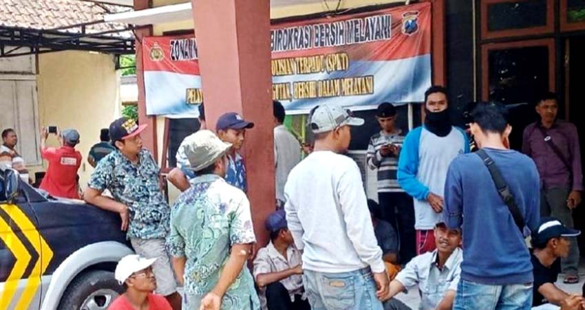 Merasa Jadi Korban Pungli, Puluhan Petani Hutan di Ngimbang Lapor ke Polsek