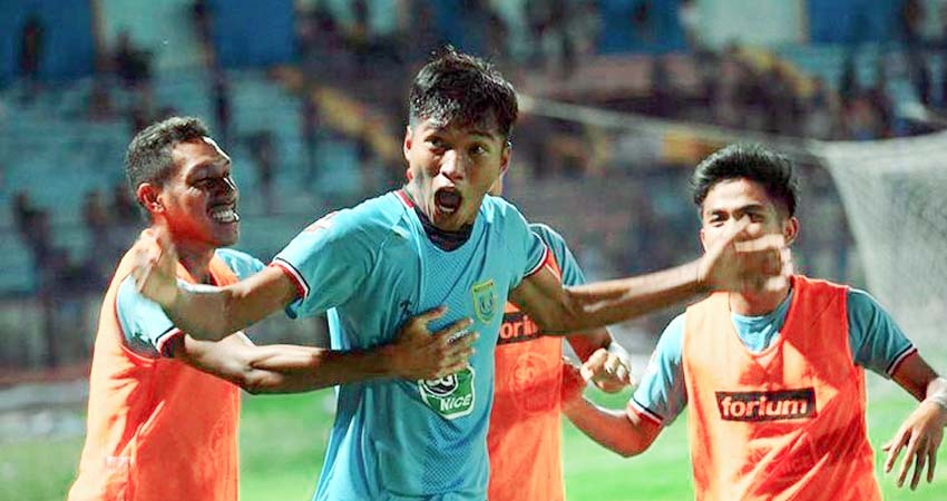 Tanpa Suporter, Persela Tetap Berjuang Untuk Lamongan