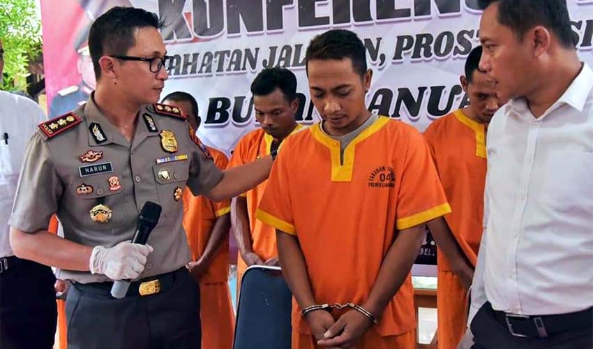 Polres Lamongan Sikat Begal Mesum Dalam Bus dan Paman Cabuli Keponakan Hingga Hamil