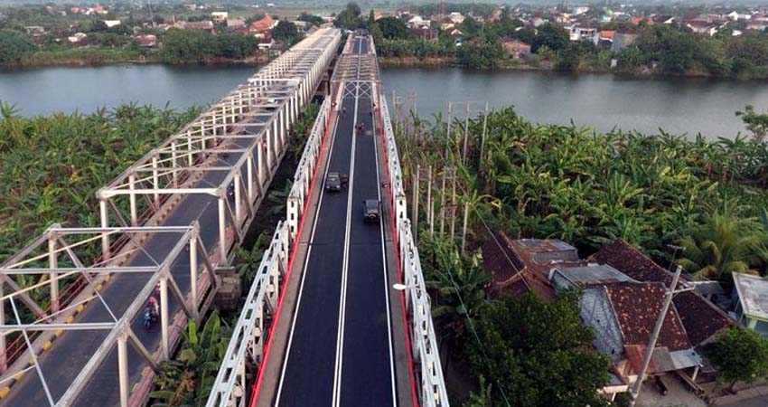 Akses Jalan Poros Nasional Jembatan Cincin Babat Segera Dibongkar Untuk Perbaikan, Satlantas Polres Lamongan Siapkan Jalur Alternatif