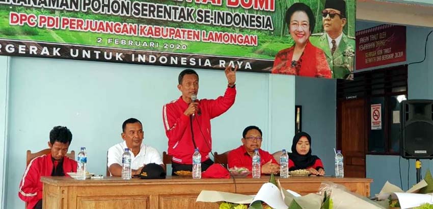 PDI-Perjuangan Lamongan Galakkan Gerakan Mencintai Bumi dengan Tanam Pohon