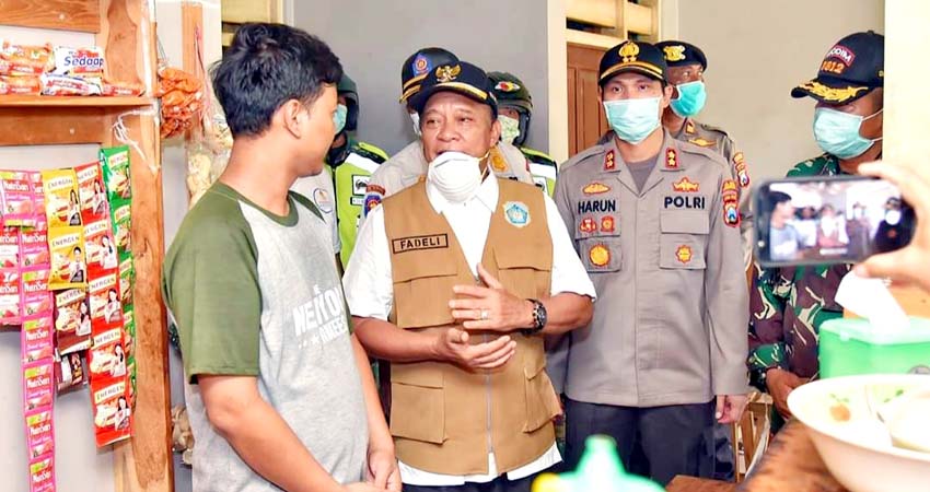 Kapolres dan Bupati Fadeli Pimpin Patroli ke Warkop di Wilayah Lamongan