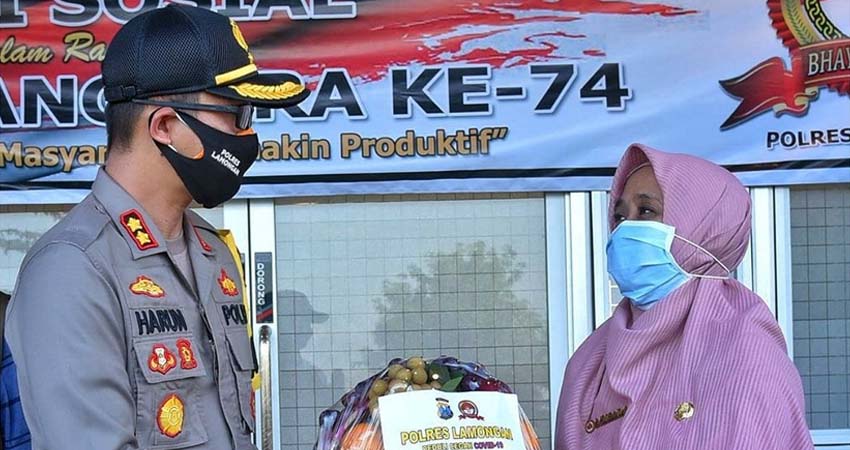 Kapolres Lamongan Berikan Paket Bantuan ke Pasien Covid-19 di Ruang Isolasi Rusunawa