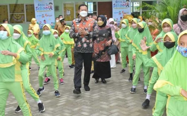 Road Show Goes to School, Bupati Lamongan Kenalkan Literasi Sejak Dini untuk Generasi Emas