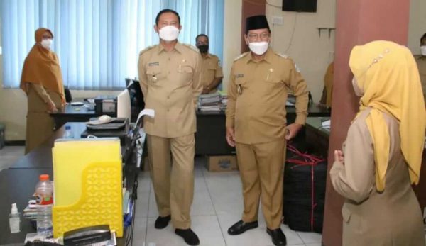 Bupati Yuhronur Tekankan Pentingnya Menciptakan Kondisi Positif bagi Tumbuh Kembang Petani Lamongan