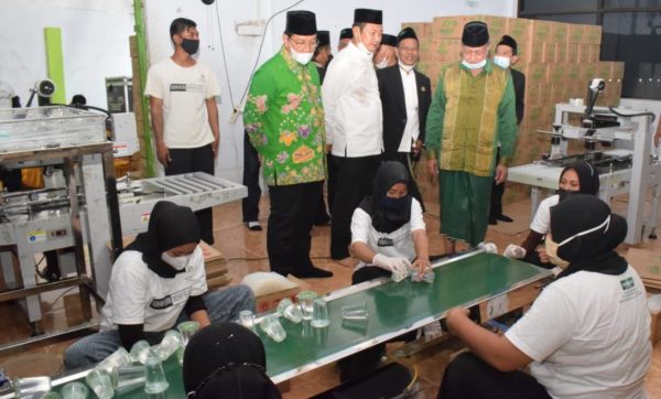 Hadiri Harlah NU Ke-99, Bupati Yuhronur Dukung Program Kemandirian Ekonomi NU Lamongan