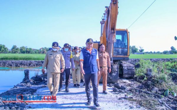 Ratakan Pembangunan Infrastruktur Lamongan, Bupati Yuhronur Realisasikan Program Super Prioritas Jamula dan Dana Dusun