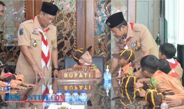 Perankan Figur Bupati, Pra Siaga Lamongan Turing Gedung Pemkab