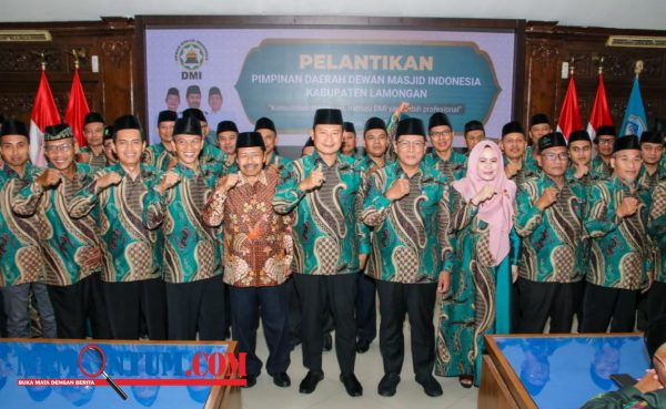 Hadiri Pelantikan DMI Lamongan, Bupati Yuhronur Tekankan Kemajuan Peradaban Generasi Muda