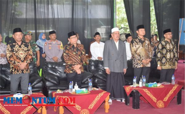 Hadiri Wisuda S1 Angkatan X dan Dies Natalis Ke-14 Insud Lamongan, Bupati Yuhronur Ingatkan Daya Saing