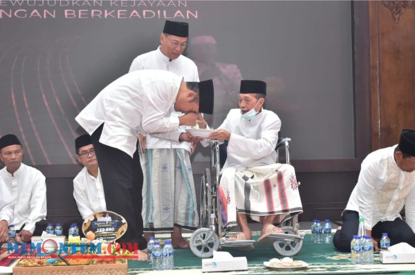 Gelar Tasyakuran Jejak Langkah 2 Tahun, Bupati Yuhronur Sampaikan Target Maksimal Pemerataan Pembangunan Lamongan