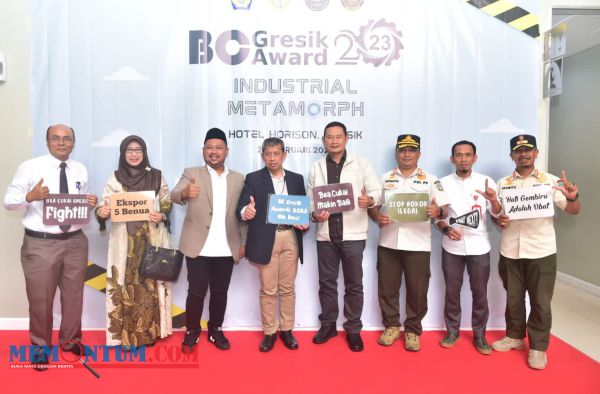 Tunjang Ekspor Jatim, Bupati Lamongan Terima Penghargaan Bea Cukai Award 2023