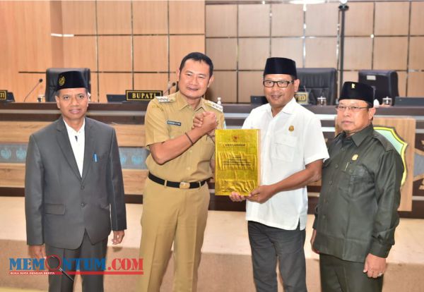 Bupati Yuhronur Sampaikan Capaian Indikator Kinerja dalam Paripurna RPJMD Lamongan 2021 hingga 2026