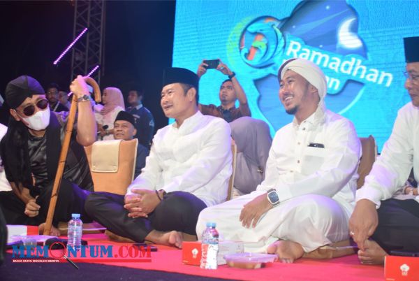 Gus Miftah bersama Gus Azmi Meriahkan Penutupan Festival Ramadan Megilan Lamongan