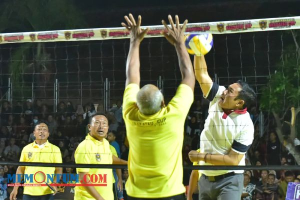 Bupati Yuhronur Buka Turnamen Bola Voli Krakatau Cup 2023